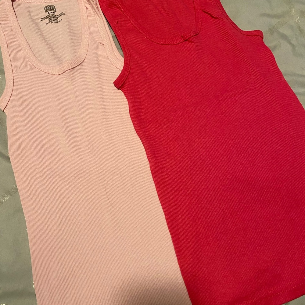 Set of 2 tank tops